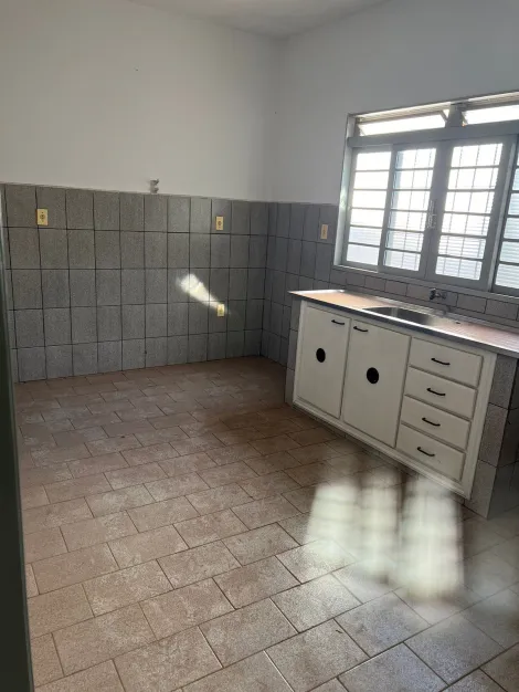 Alugar Casa / Padrão em Ribeirão Preto R$ 1.100,00 - Foto 13