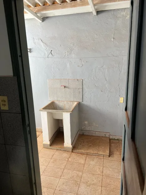 Alugar Casa / Padrão em Ribeirão Preto R$ 1.100,00 - Foto 15