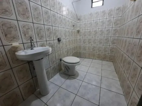 Alugar Casa / Padrão em Ribeirão Preto R$ 1.250,00 - Foto 9