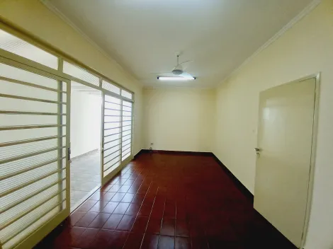 Casa / Padrão em Ribeirão Preto Alugar por R$2.500,00