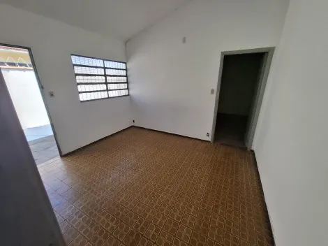 Alugar Casa / Padrão em Ribeirão Preto R$ 800,00 - Foto 2