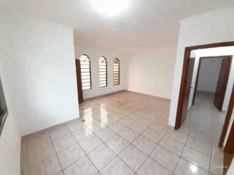 Alugar Casa / Padrão em Ribeirão Preto R$ 1.980,00 - Foto 2