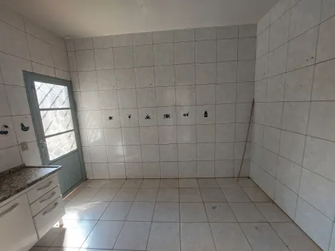 Alugar Casa / Padrão em Ribeirão Preto R$ 800,00 - Foto 3