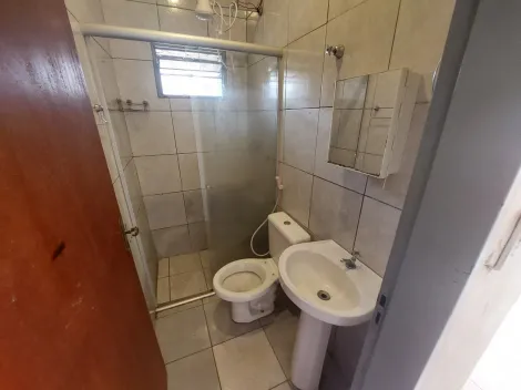 Alugar Casa / Padrão em Ribeirão Preto R$ 800,00 - Foto 8