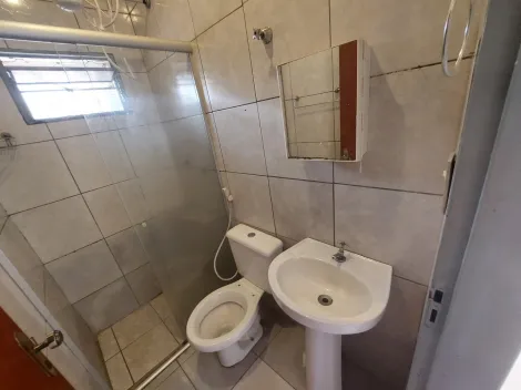 Alugar Casa / Padrão em Ribeirão Preto R$ 800,00 - Foto 16