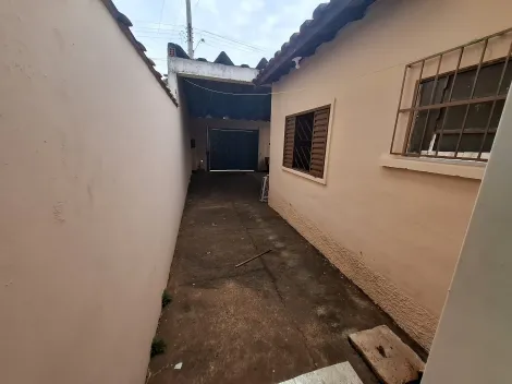 Alugar Casa / Padrão em Ribeirão Preto R$ 1.800,00 - Foto 13