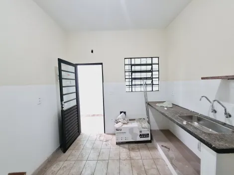 Alugar Casa / Padrão em Ribeirão Preto R$ 1.000,00 - Foto 3