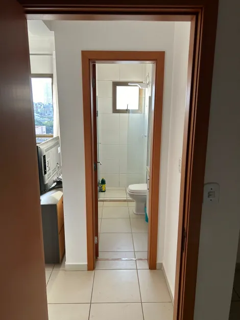 Alugar Apartamento / Padrão em Ribeirão Preto R$ 1.700,00 - Foto 3