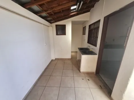 Alugar Casa / Padrão em Ribeirão Preto R$ 1.100,00 - Foto 12