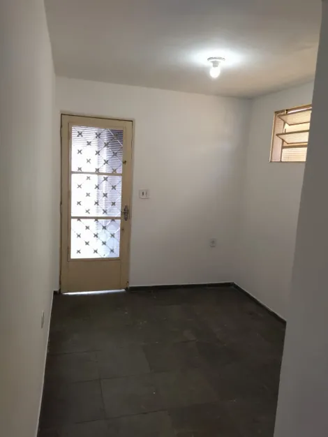 Alugar Casa / Padrão em Ribeirão Preto R$ 1.045,00 - Foto 3