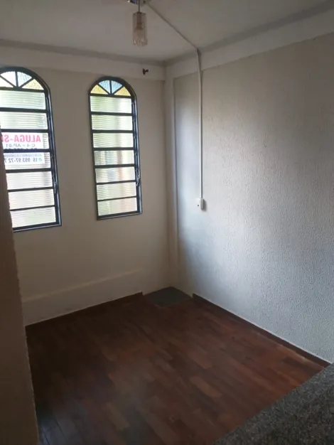 Alugar Apartamento / Padrão em Ribeirão Preto R$ 1.100,00 - Foto 4