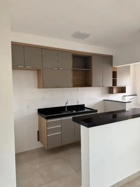 Alugar Apartamento / Padrão em Ribeirão Preto R$ 3.000,00 - Foto 2