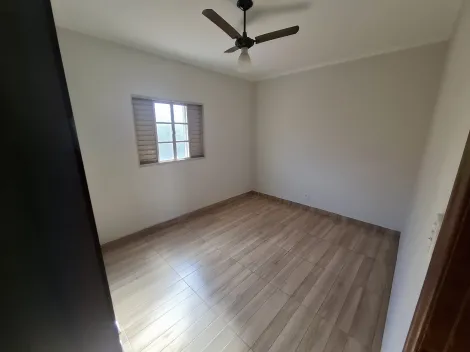 Alugar Apartamento / Padrão em Ribeirão Preto R$ 1.200,00 - Foto 11