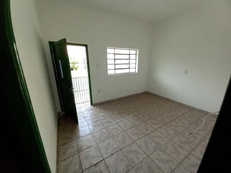 Alugar Casa / Padrão em Ribeirão Preto R$ 980,00 - Foto 2