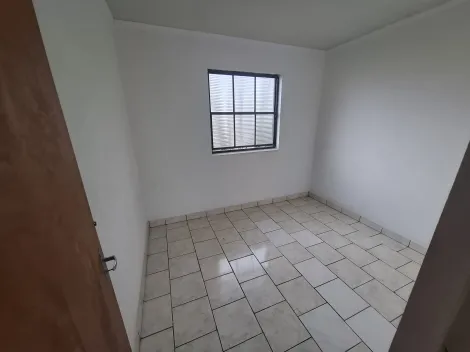 Alugar Apartamento / Padrão em Ribeirão Preto R$ 650,00 - Foto 4