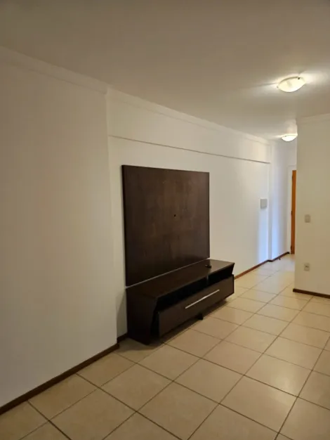 Alugar Apartamento / Padrão em Ribeirão Preto R$ 2.200,00 - Foto 2