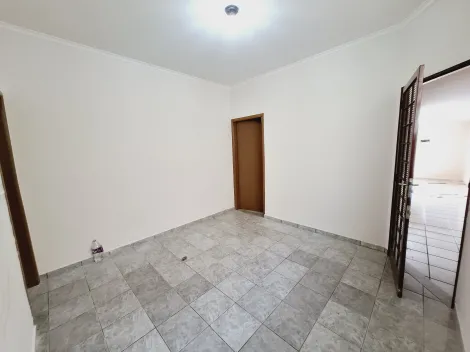 Alugar Casa / Padrão em Ribeirão Preto R$ 1.100,00 - Foto 4