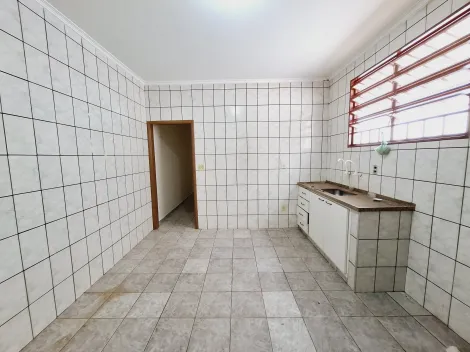 Alugar Casa / Padrão em Ribeirão Preto R$ 1.100,00 - Foto 8