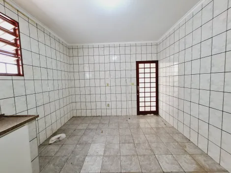 Alugar Casa / Padrão em Ribeirão Preto R$ 1.100,00 - Foto 9