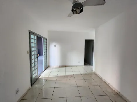 Alugar Casa / Padrão em Ribeirão Preto R$ 1.650,00 - Foto 8