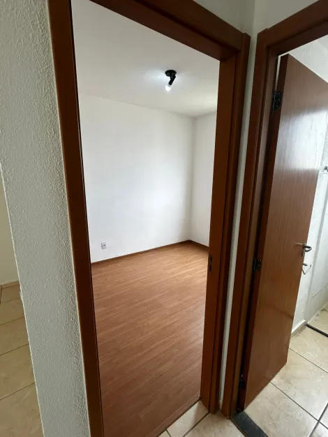 Alugar Apartamento / Padrão em Ribeirão Preto R$ 1.000,00 - Foto 7